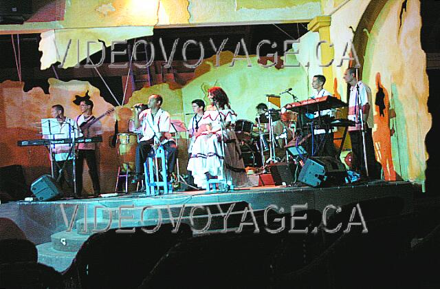 Cuba Varadero Paradisus Varadero Avec un orchestre qui accompagne le spectacle.