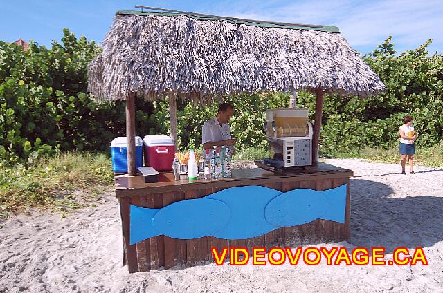 Cuba Varadero Playa Alameda Un petit bar directement sur la plage.