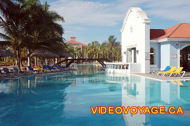 Cuba Varadero Playa Alameda Avec une belle terrasse qui s'avance dans la piscine