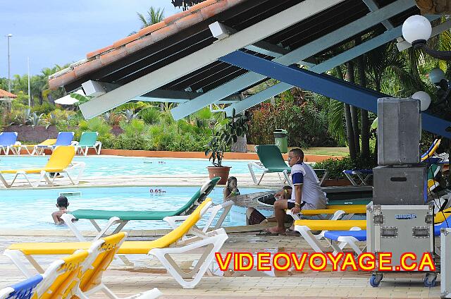 Cuba Varadero Bellevue Puntarena Playa Caleta Resort Music and entertainment at the pool.