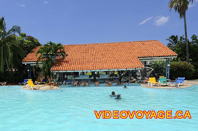 Cuba Varadero Bellevue Puntarena Playa Caleta Resort Le bar de la piscine El Cocotero.