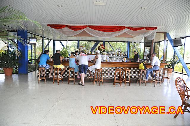 Cuba Varadero Bellevue Puntarena Playa Caleta Resort The lobby bar is located on the second floor of the lobby.