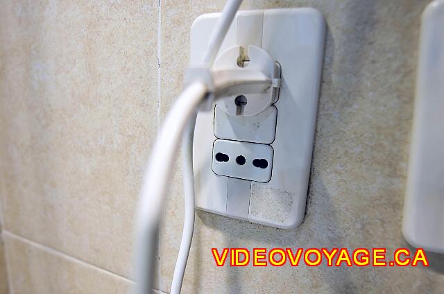 Cuba Varadero Bellevue Puntarena Playa Caleta Resort The socket 220 volt type L (CEI 23-16 / VII)