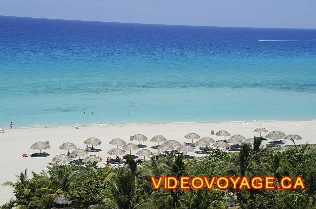 Cuba Varadero Bellevue Puntarena Playa Caleta Resort Una vista de las palapas y la playa desde las habitaciones.