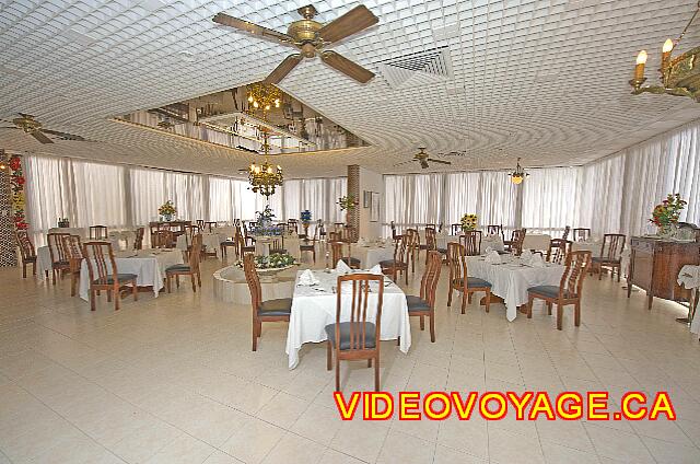 Cuba Varadero Bellevue Puntarena Playa Caleta Resort Un restaurant de moyenne dimension qui est climatisé.