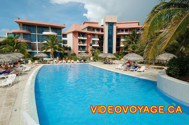 Cuba Varadero Mercure Playa De Oro The shallow section. The building left habrite suites.