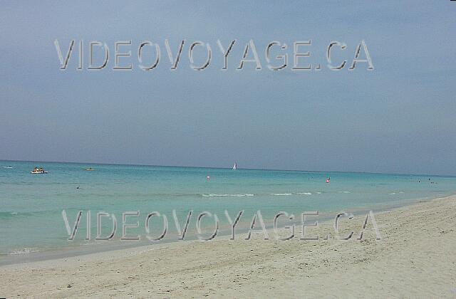 Cuba Varadero Mercure Playa De Oro Se incluyen las actividades de agua del hotel, tales como kayak, pédalot. El barco de plátano está disponible pero no incluido.