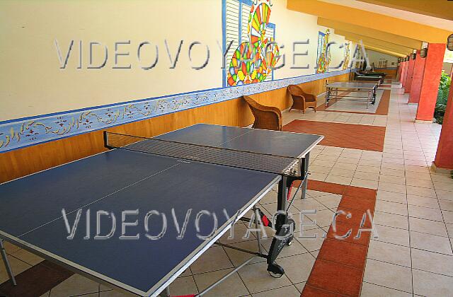 Cuba Varadero Naviti Varadero Dos de ping-pong en la terraza azores piscina.