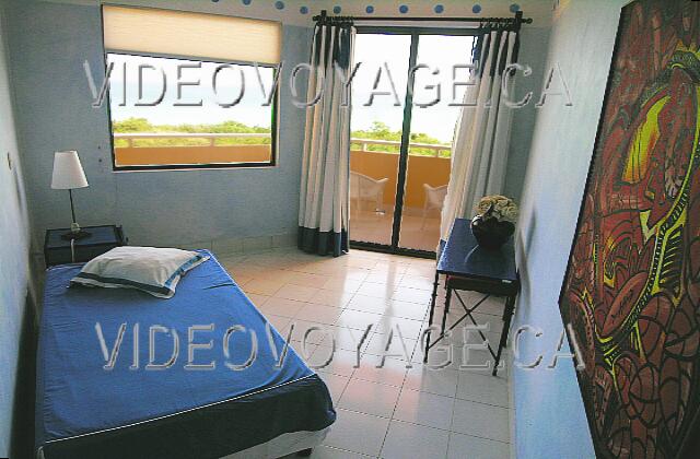 Cuba Varadero Naviti Varadero Un pequeño dormitorio / sala de estar de la suite.