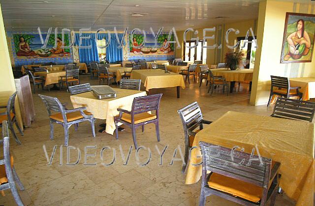 Cuba Varadero Naviti Varadero Otra sección. Este restaurante está abierto sólo por la noche. Antes, cuando el hotel se llamaba Bahía Príncipe o Club Med, este restaurante fue abierto para el almuerzo también.