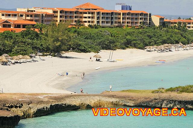 Cuba Varadero Naviti Varadero Una playa de profundidad. El acceso a la playa desde el hotel es un camino ascendente, por lo que el acceso de las personas con discapacidad es muy difícil.