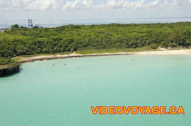 Cuba Varadero Naviti Varadero A l'ouest de l'hôtel, la plage continue après la pointe rocheuse.