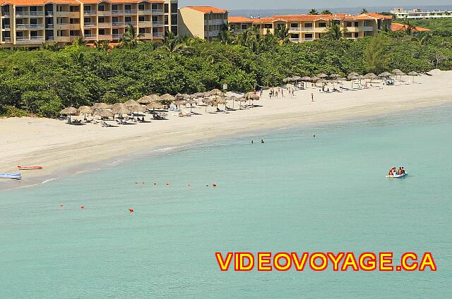 Cuba Varadero Naviti Varadero Con una red de voleibol en la playa.