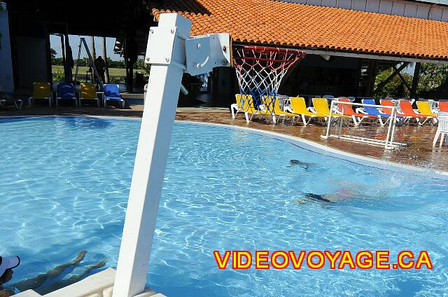 Cuba Varadero Bellevue Puntarena Playa Caleta Resort Un des filets de waterpolo dans la piscine.