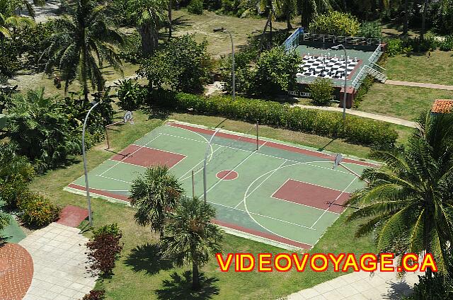 Cuba Varadero Bellevue Puntarena Playa Caleta Resort Un très beau terrain de basketball.