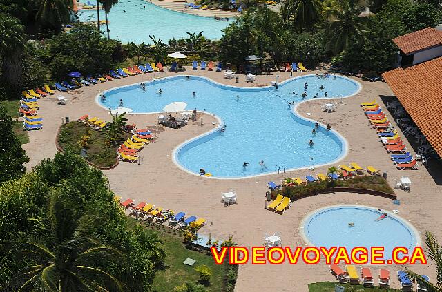 Cuba Varadero Bellevue Puntarena Playa Caleta Resort La piscina parece especialmente populares que la gente alrededor de los jóvenes.