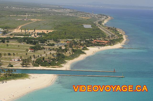 Cuba Varadero Bellevue Puntarena Playa Caleta Resort La playa al oeste es cortado por el canal que le permite llegar a la marina.