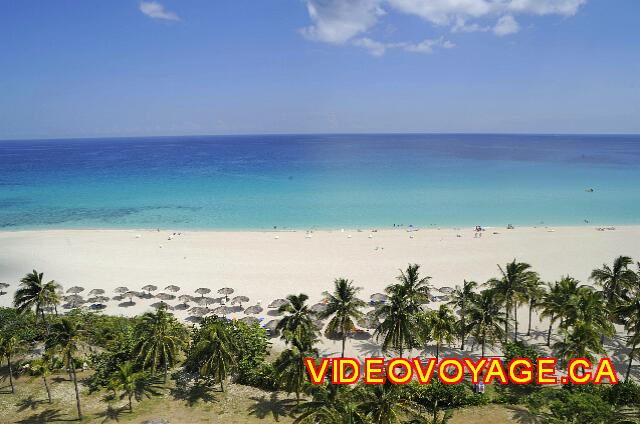 Cuba Varadero Bellevue Puntarena Playa Caleta Resort La playa es larga, la playa parece bastante desierta, aunque el hotel está lleno.