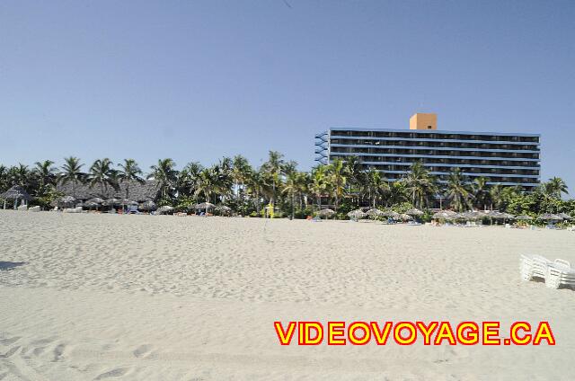 Cuba Varadero Bellevue Puntarena Playa Caleta Resort Des palapas sur la plage.