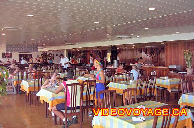 Cuba Varadero Bellevue Puntarena Playa Caleta Resort Los horizontes de buffet en el 2003, se ha renovado desde entonces.