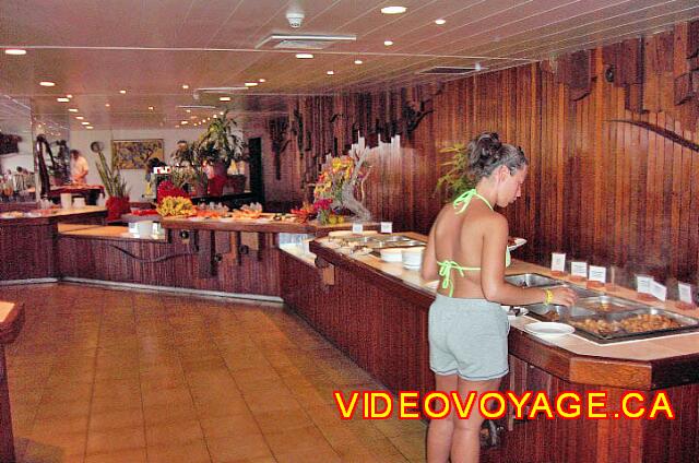 Cuba Varadero Bellevue Puntarena Playa Caleta Resort The buffet in 2003.