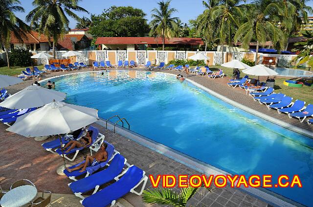 Cuba Varadero Be Live Experience Las Morlas L'extrémité de la piscine recoit du soleil du matin au soir contrairement au début de la piscine qui est entouré des hauteurs de l'hôtel.