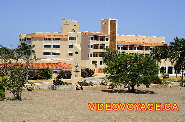 Cuba Varadero Be Live Experience Las Morlas A 4-storey building on a small lot directly on the sea.