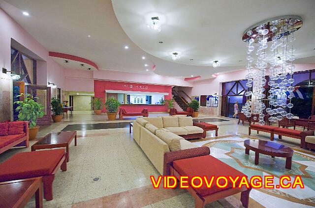 Cuba Varadero Be Live Experience Las Morlas Le Lobby rénové depuis que l'hôtel géré par le groupe Oasis et Eden. L'hôtel était un hôtel Riu depuis plusieurs années.