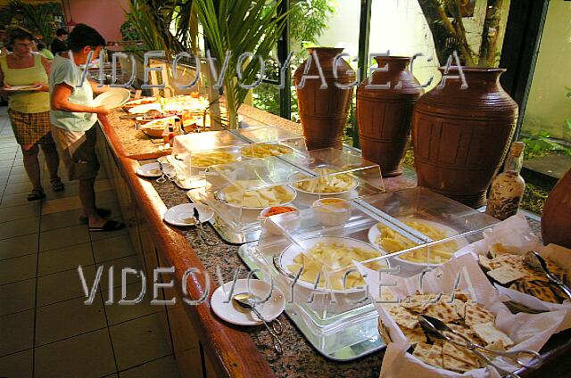 Cuba Varadero Be Live Experience Turquesa Des biscottes avec des choix de fromages.