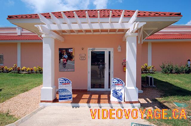 Cuba Varadero Memories Varadero Beach Resort El centro de alquiler de coches y ciclomotores.