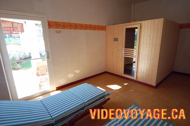 Cuba Varadero Memories Varadero Beach Resort A sauna and a door to access the jacuzzi