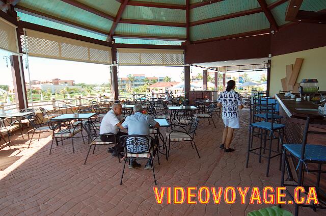 Cuba Varadero Memories Varadero Beach Resort Le snack bar de la piscine est par contre très grand.