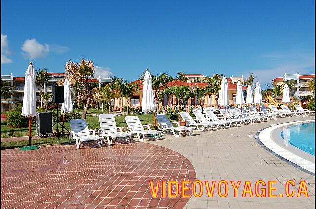 Cuba Varadero Memories Varadero Beach Resort A gauche, de la musique sur la terrasse de la piscine.