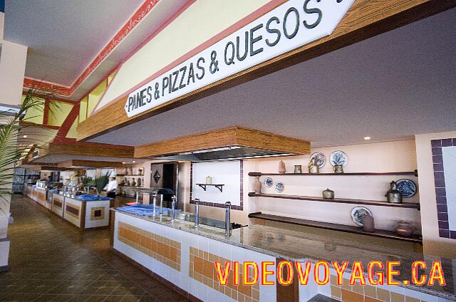 Cuba Varadero Memories Varadero Beach Resort Another special section panes, pizza and cheese.