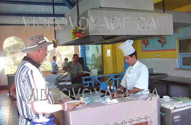 Cuba Varadero Sol Sirenas Coral
 Le grill. Ce restaurant lors des réparations du buffet était utilisé pour les déjeunés.
