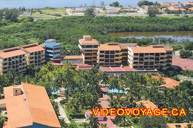 Cuba Varadero Sol Sirenas Coral
 At the foot of the main building, the largest resort pool. The amphitheater cover of Sol Coral is one of the largest in Varadero.