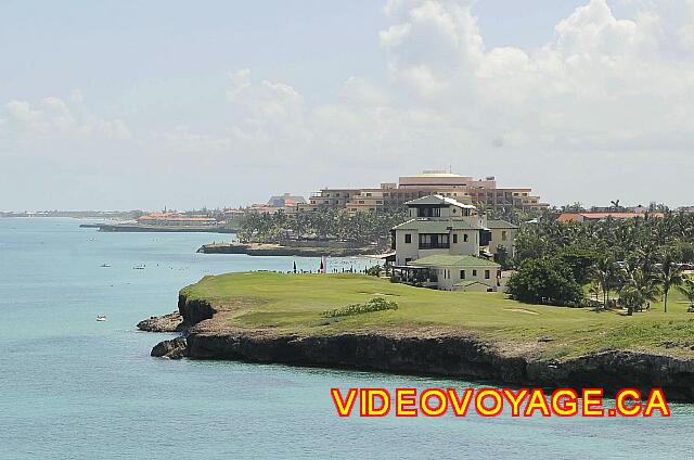 Cuba Varadero Melia Varadero La maison Xanadu et le trou de golf numéro 18 sur la pointe rocheuse.