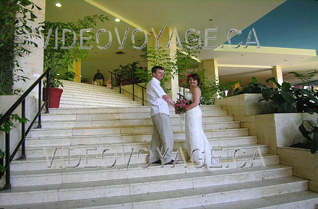 Cuba Varadero Sol Palmeras The hotel photographer always follows the same ritual. The photographs of the hotel are not digital photographer.