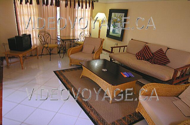 Cuba Varadero Sol Palmeras A large comfortable lounge.