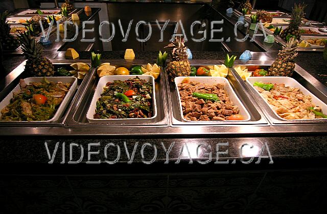 Cuba Varadero Sol Palmeras Many hot dishes.