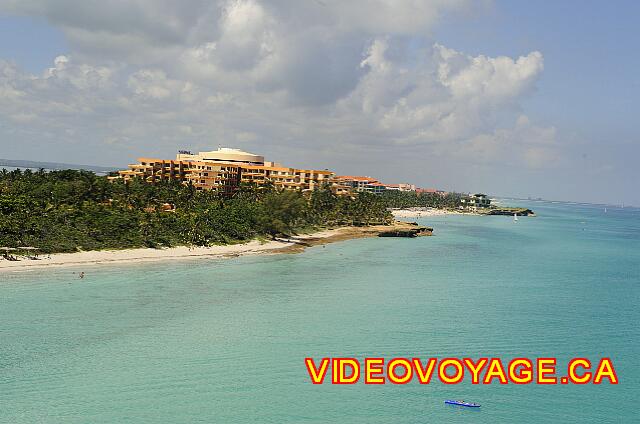 Cuba Varadero Sol Palmeras Para los caminantes en la playa, se puede exceder la punta rocosa en el Melia Varadero y seguir caminando en la playa entre el Meliá Varadero y el Meliá Las Américas.