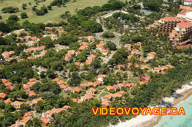 Cuba Varadero Sol Palmeras Las villas cerca de la playa no tienen la vista al mar, la vista es obstruida por árboles. En el lado del campo de golf, algunas villas tienen vistas al campo de golf.