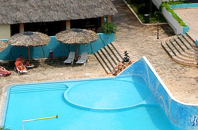 Cuba Varadero Sun Beach By Excellence Style Hotels La piscina infantil es una sección de la piscina principal.