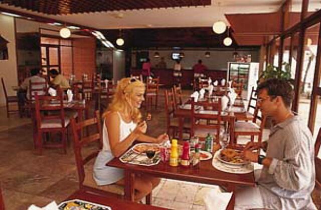 Cuba Varadero Sun Beach By Excellence Style Hotels Un restaurant bar style ranchon.
