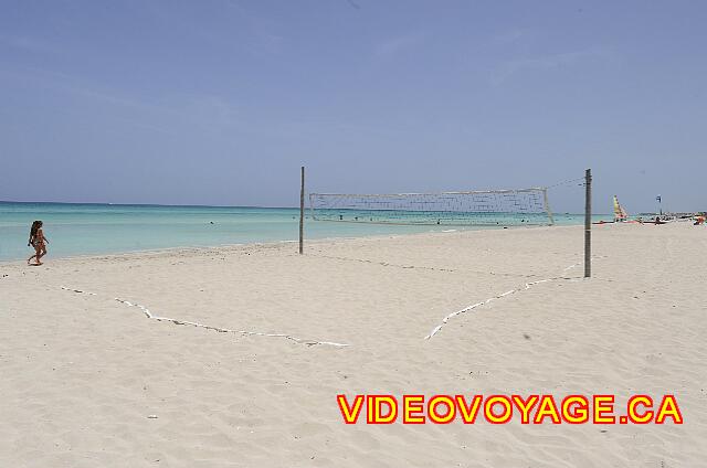 Cuba Varadero Tainos Un filet de volleyball sur la plage.