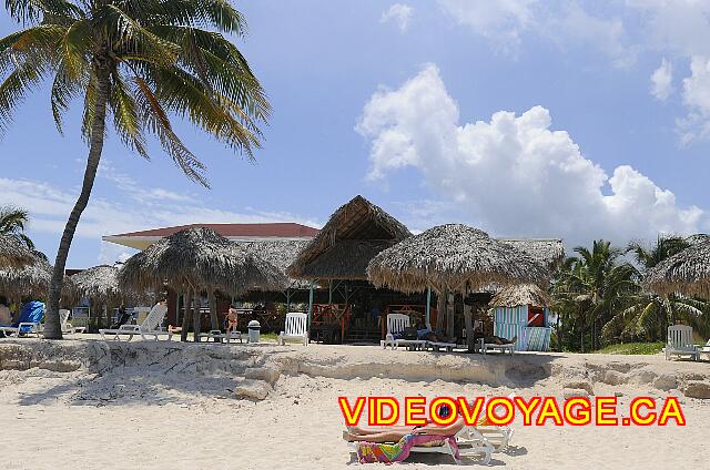 Cuba Varadero Villa Tortuga Le bar Playa sur la plage, tout près des palapas.
