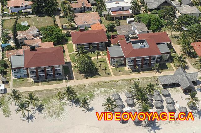 Cuba Varadero Villa Tortuga An aerial view of buildings on the edge of the beach that habritent the upper rooms.