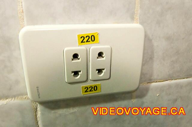 Cuba Varadero Villa Tortuga Another outlet but 220 volts in the bathroom.