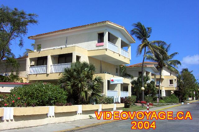 Cuba Varadero Villa Tortuga One of the buildings that habritent rooms at the entrance of the site.