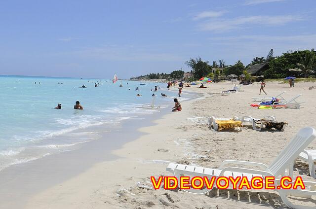 Cuba Varadero Villa Tortuga Vers l'est, la plage est très populaire auprès des Cubains la fin de semaine.